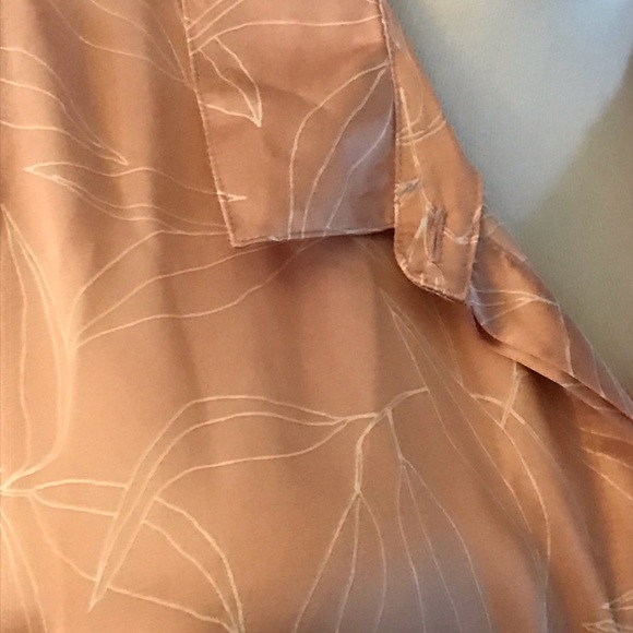 Beautiful long sleeve blouse! - Picture 2 of 2